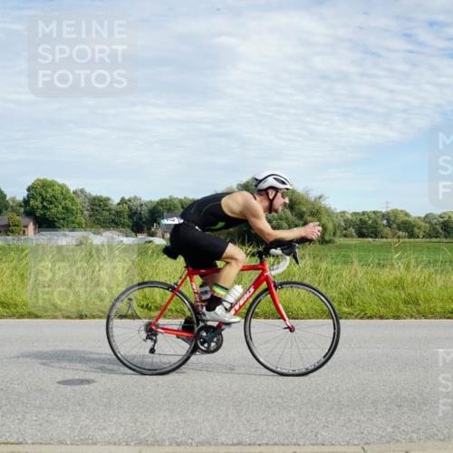 31.08.2025 - Elbe Triathlon Hamburg Michael Burmester http://msf.ph/oto/8691885 31.08.2025 10:18:20 Radfahren 1032 meine-sportfotos.de