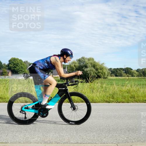 31.08.2025 - Elbe Triathlon Hamburg Michael Burmester http://msf.ph/oto/8691893 31.08.2025 10:18:58 Radfahren 690, 901 meine-sportfotos.de
