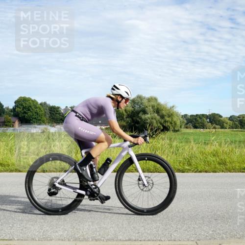 31.08.2025 - Elbe Triathlon Hamburg Michael Burmester http://msf.ph/oto/8691901 31.08.2025 10:19:11 Radfahren 487, 713, 777, 803, 828, 856, 930 meine-sportfotos.de
