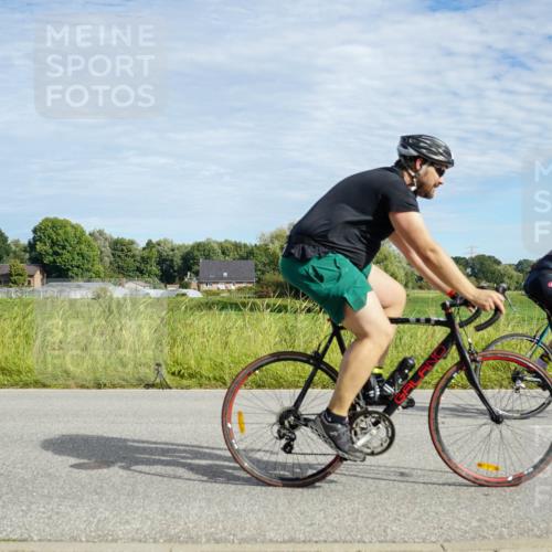 31.08.2025 - Elbe Triathlon Hamburg Michael Burmester http://msf.ph/oto/8691946 31.08.2025 10:20:48 Radfahren 419, 564, 588, 749, 947, 968, 1012, 1023, 1045, 1078, 1100 meine-sportfotos.de