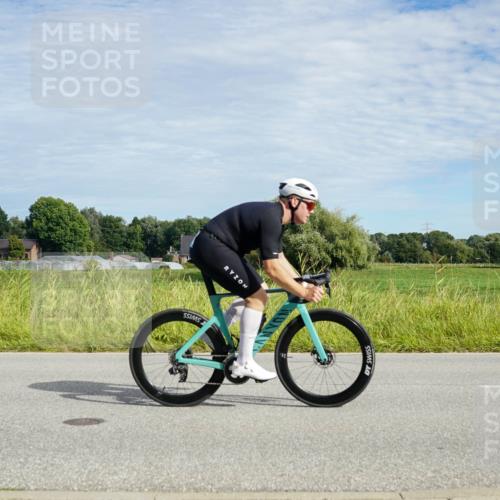 31.08.2025 - Elbe Triathlon Hamburg Michael Burmester http://msf.ph/oto/8691970 31.08.2025 10:21:34 Radfahren 736, 907, 933, 957, 960, 986 meine-sportfotos.de