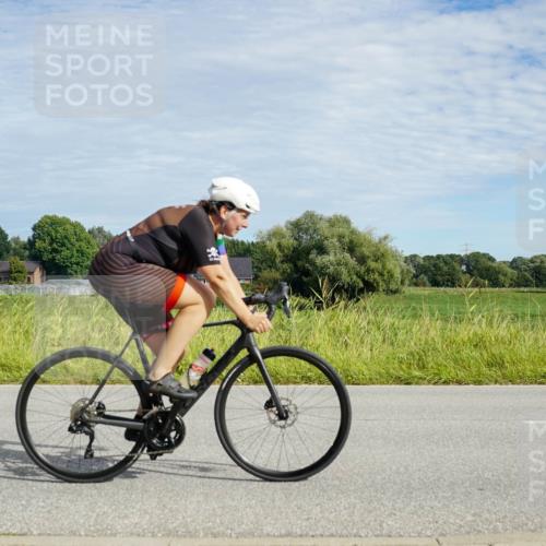31.08.2025 - Elbe Triathlon Hamburg Michael Burmester http://msf.ph/oto/8691975 31.08.2025 10:21:40 Radfahren 736, 764, 766, 788, 895, 900, 907, 933, 986 meine-sportfotos.de
