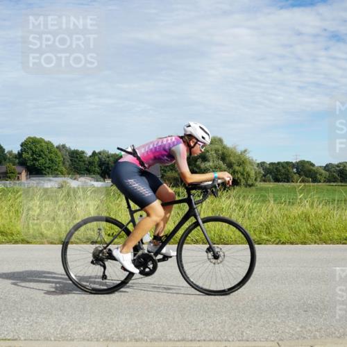 31.08.2025 - Elbe Triathlon Hamburg Michael Burmester http://msf.ph/oto/8691980 31.08.2025 10:21:42 Radfahren 736, 764, 766, 788, 895, 900, 907, 933 meine-sportfotos.de
