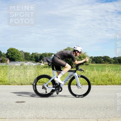 31.08.2025 - Elbe Triathlon Hamburg Michael Burmester http://msf.ph/oto/8692004 31.08.2025 10:22:08 Radfahren 413, 783, 1042, 1081 meine-sportfotos.de