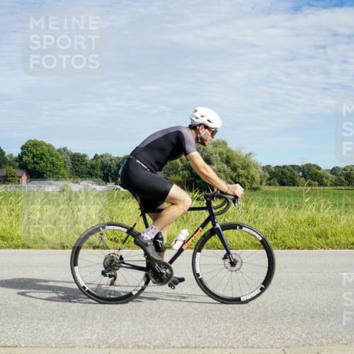 31.08.2025 - Elbe Triathlon Hamburg Michael Burmester http://msf.ph/oto/8692055 31.08.2025 10:23:18 Radfahren 922, 965, 989, 1016, 1056, 1086, 1107 meine-sportfotos.de