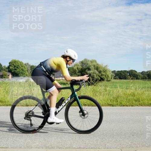 31.08.2025 - Elbe Triathlon Hamburg Michael Burmester http://msf.ph/oto/8692068 31.08.2025 10:23:39 Radfahren 836, 945, 1065 meine-sportfotos.de