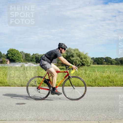 31.08.2025 - Elbe Triathlon Hamburg Michael Burmester http://msf.ph/oto/8692070 31.08.2025 10:23:44 Radfahren 945, 1065, 1091, 1095 meine-sportfotos.de