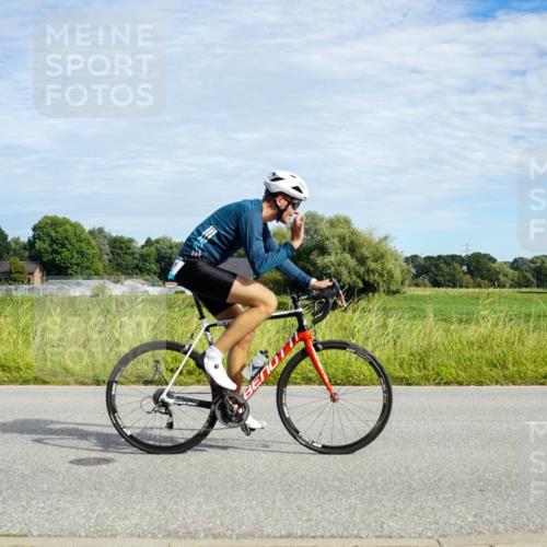 31.08.2025 - Elbe Triathlon Hamburg Michael Burmester http://msf.ph/oto/8692091 31.08.2025 10:24:09 Radfahren 761, 962, 997, 1018, 1076, 1158 meine-sportfotos.de