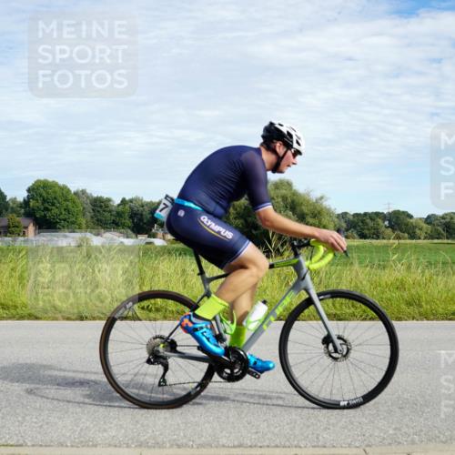 31.08.2025 - Elbe Triathlon Hamburg Michael Burmester http://msf.ph/oto/8692096 31.08.2025 10:24:21 Radfahren 703, 943, 972, 1028, 1047, 1074, 1083 meine-sportfotos.de