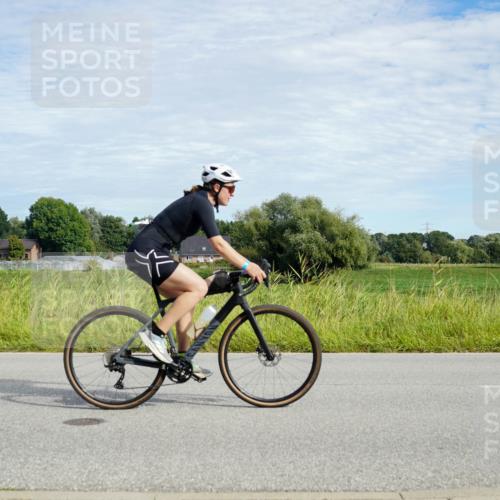 31.08.2025 - Elbe Triathlon Hamburg Michael Burmester http://msf.ph/oto/8692103 31.08.2025 10:24:29 Radfahren 703, 847, 910, 970, 1028, 1074, 1099 meine-sportfotos.de