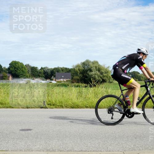 31.08.2025 - Elbe Triathlon Hamburg Michael Burmester http://msf.ph/oto/8692125 31.08.2025 10:25:05 Radfahren 446, 662, 782, 893, 929, 958, 1062 meine-sportfotos.de