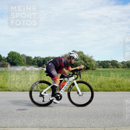 31.08.2025 - Elbe Triathlon Hamburg Michael Burmester http://msf.ph/oto/8692136 31.08.2025 10:25:20 Radfahren 829, 935, 955, 966, 1008, 1021, 1094 meine-sportfotos.de