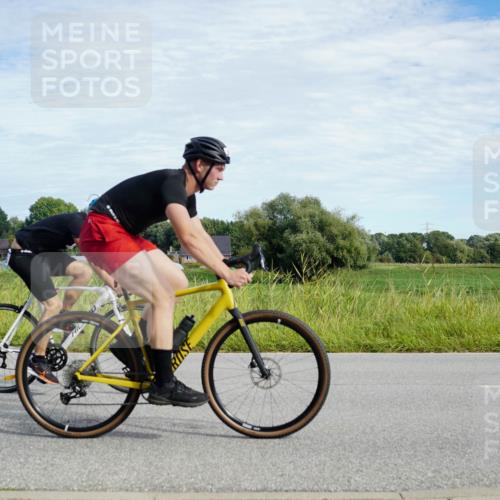 31.08.2025 - Elbe Triathlon Hamburg Michael Burmester http://msf.ph/oto/8692141 31.08.2025 10:25:38 Radfahren 692, 948, 954, 1026 meine-sportfotos.de