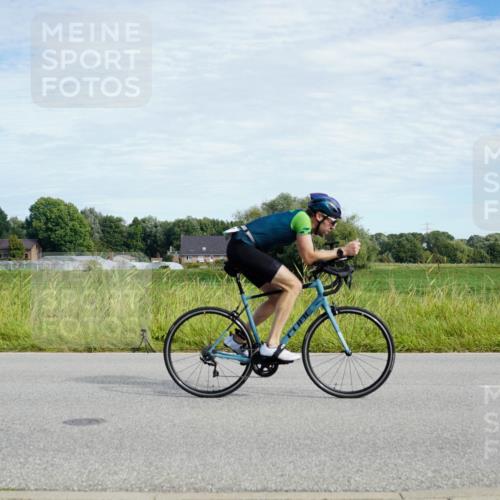 31.08.2025 - Elbe Triathlon Hamburg Michael Burmester http://msf.ph/oto/8692142 31.08.2025 10:25:42 Radfahren 692, 948, 954, 1026, 1054, 1133 meine-sportfotos.de