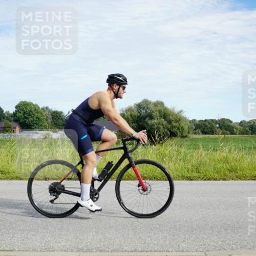 31.08.2025 - Elbe Triathlon Hamburg Michael Burmester http://msf.ph/oto/8692145 31.08.2025 10:25:46 Radfahren 692, 948, 973, 1054, 1060, 1133 meine-sportfotos.de