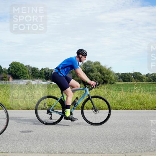 31.08.2025 - Elbe Triathlon Hamburg Michael Burmester http://msf.ph/oto/8692148 31.08.2025 10:25:51 Radfahren 503, 890, 973, 1029, 1055, 1060, 1133 meine-sportfotos.de