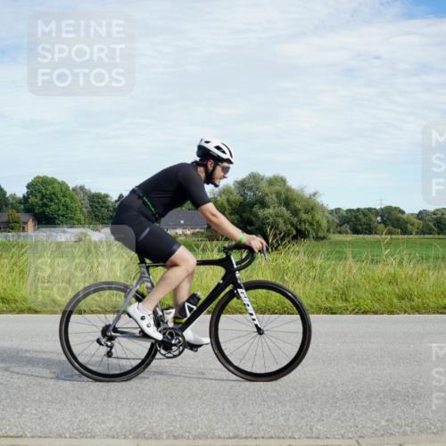 31.08.2025 - Elbe Triathlon Hamburg Michael Burmester http://msf.ph/oto/8692149 31.08.2025 10:25:54 Radfahren 503, 890, 973, 1020, 1029, 1055, 1060 meine-sportfotos.de