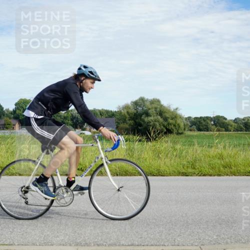 31.08.2025 - Elbe Triathlon Hamburg Michael Burmester http://msf.ph/oto/8692154 31.08.2025 10:25:58 Radfahren 503, 806, 890, 1020, 1055, 1082 meine-sportfotos.de