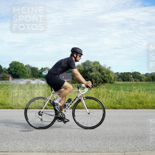 31.08.2025 - Elbe Triathlon Hamburg Michael Burmester http://msf.ph/oto/8692160 31.08.2025 10:26:11 Radfahren 699, 1022, 1035 meine-sportfotos.de