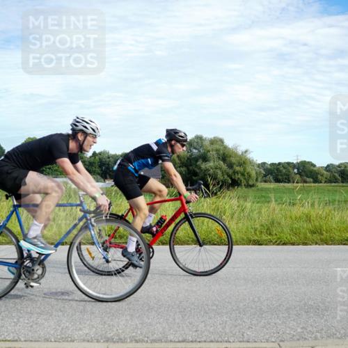 31.08.2025 - Elbe Triathlon Hamburg Michael Burmester http://msf.ph/oto/8692174 31.08.2025 10:26:31 Radfahren 785, 934, 951, 980 meine-sportfotos.de