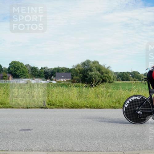 31.08.2025 - Elbe Triathlon Hamburg Michael Burmester http://msf.ph/oto/8692178 31.08.2025 10:26:49 Radfahren 801, 840, 987, 1145 meine-sportfotos.de