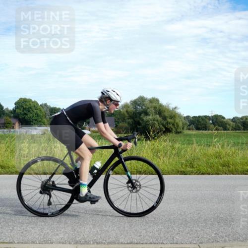 31.08.2025 - Elbe Triathlon Hamburg Michael Burmester http://msf.ph/oto/8692180 31.08.2025 10:26:50 Radfahren 801, 840, 987, 1145 meine-sportfotos.de