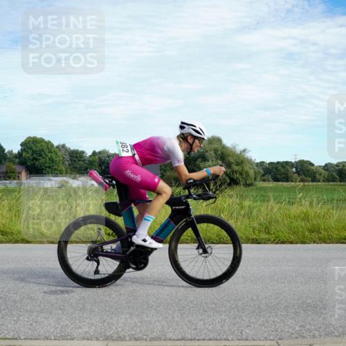 31.08.2025 - Elbe Triathlon Hamburg Michael Burmester http://msf.ph/oto/8692187 31.08.2025 10:27:13 Radfahren 882, 1013, 1027, 1105 meine-sportfotos.de