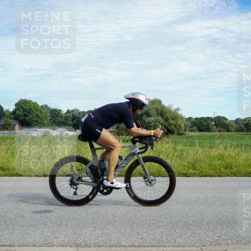 31.08.2025 - Elbe Triathlon Hamburg Michael Burmester http://msf.ph/oto/8692195 31.08.2025 10:27:31 Radfahren 665 meine-sportfotos.de