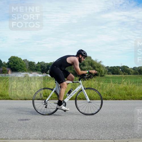 31.08.2025 - Elbe Triathlon Hamburg Michael Burmester http://msf.ph/oto/8692205 31.08.2025 10:27:50 Radfahren 401, 779, 1057, 1098, 1148 meine-sportfotos.de