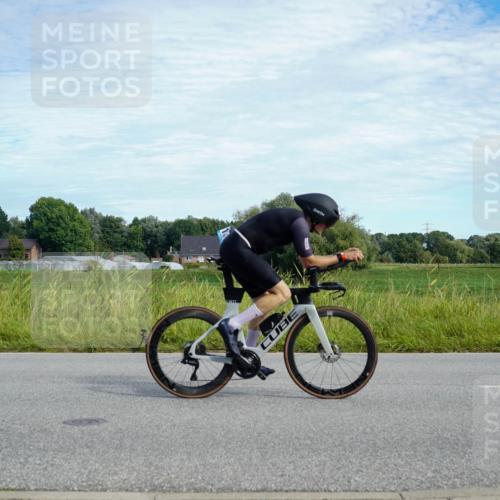 31.08.2025 - Elbe Triathlon Hamburg Michael Burmester http://msf.ph/oto/8692212 31.08.2025 10:28:11 Radfahren 799, 813, 817, 866 meine-sportfotos.de