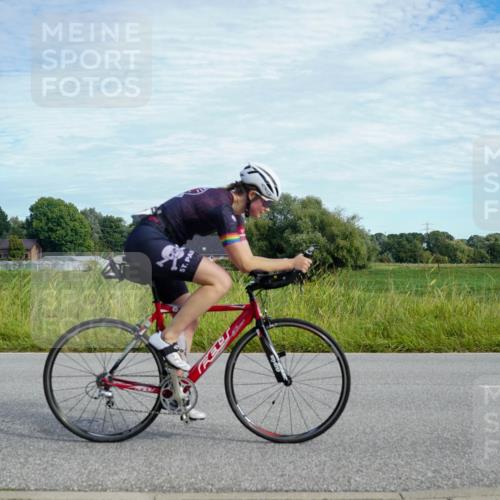 31.08.2025 - Elbe Triathlon Hamburg Michael Burmester http://msf.ph/oto/8692214 31.08.2025 10:28:14 Radfahren 799, 813, 817, 866 meine-sportfotos.de