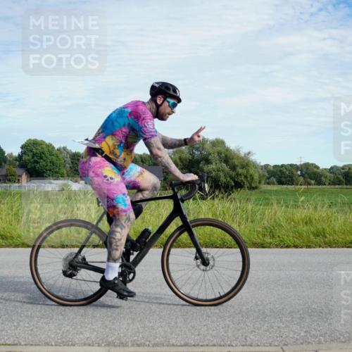 31.08.2025 - Elbe Triathlon Hamburg Michael Burmester http://msf.ph/oto/8692240 31.08.2025 10:29:08 Radfahren  meine-sportfotos.de