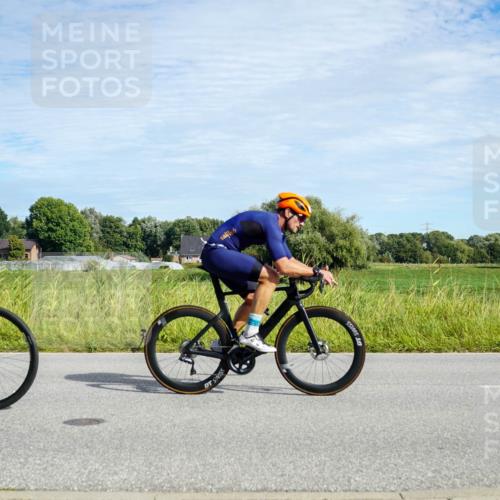 31.08.2025 - Elbe Triathlon Hamburg Michael Burmester http://msf.ph/oto/8692271 31.08.2025 10:30:23 Radfahren 821, 845, 949, 1140, 1209, 1227, 1445 meine-sportfotos.de