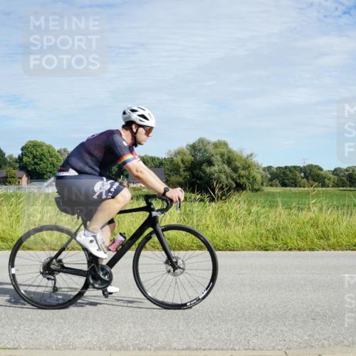 31.08.2025 - Elbe Triathlon Hamburg Michael Burmester http://msf.ph/oto/8692286 31.08.2025 10:31:06 Radfahren 1104 meine-sportfotos.de