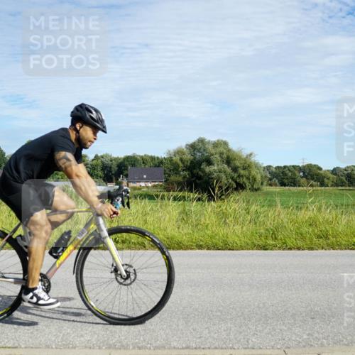 31.08.2025 - Elbe Triathlon Hamburg Michael Burmester http://msf.ph/oto/8692296 31.08.2025 10:31:37 Radfahren 1040, 1143 meine-sportfotos.de