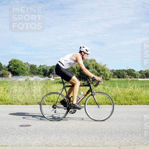 31.08.2025 - Elbe Triathlon Hamburg Michael Burmester http://msf.ph/oto/8692406 31.08.2025 10:35:10 Radfahren 794, 957, 1034, 1126, 1236 meine-sportfotos.de