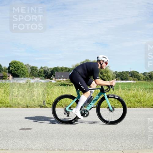 31.08.2025 - Elbe Triathlon Hamburg Michael Burmester http://msf.ph/oto/8692408 31.08.2025 10:35:18 Radfahren 856, 960 meine-sportfotos.de