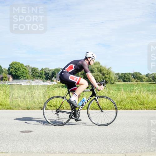 31.08.2025 - Elbe Triathlon Hamburg Michael Burmester http://msf.ph/oto/8692415 31.08.2025 10:35:39 Radfahren 777, 803, 903, 986, 1023, 1101, 1156, 1228 meine-sportfotos.de