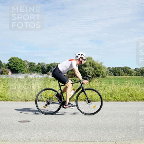 31.08.2025 - Elbe Triathlon Hamburg Michael Burmester http://msf.ph/oto/8692423 31.08.2025 10:35:51 Radfahren 921, 930, 1005, 1064, 1186, 1237 meine-sportfotos.de