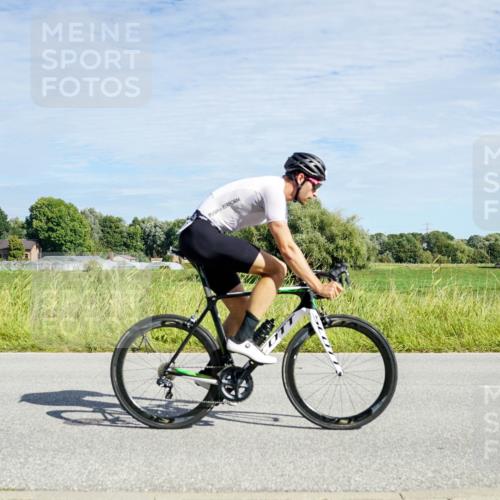 31.08.2025 - Elbe Triathlon Hamburg Michael Burmester http://msf.ph/oto/8692443 31.08.2025 10:36:13 Radfahren 781, 807, 1000, 1001, 1009, 1114, 1245 meine-sportfotos.de
