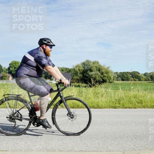 31.08.2025 - Elbe Triathlon Hamburg Michael Burmester http://msf.ph/oto/8692447 31.08.2025 10:36:18 Radfahren 681, 1001, 1009, 1114 meine-sportfotos.de