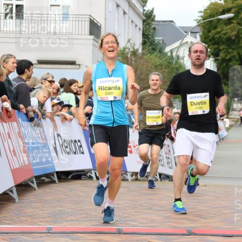 31.08.2025 - 21. Blankeneser Heldenlauf Strokosch-Dieckow http://msf.ph/oto/8692448 31.08.2025 10:29:08 Ziel 2246, 2035, 2457, 2212, 2230, 2391, 2091, 2089 meine-sportfotos.de