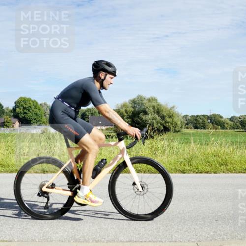 31.08.2025 - Elbe Triathlon Hamburg Michael Burmester http://msf.ph/oto/8692454 31.08.2025 10:36:37 Radfahren 920, 1007, 1024, 1042, 1113, 1159, 1222 meine-sportfotos.de