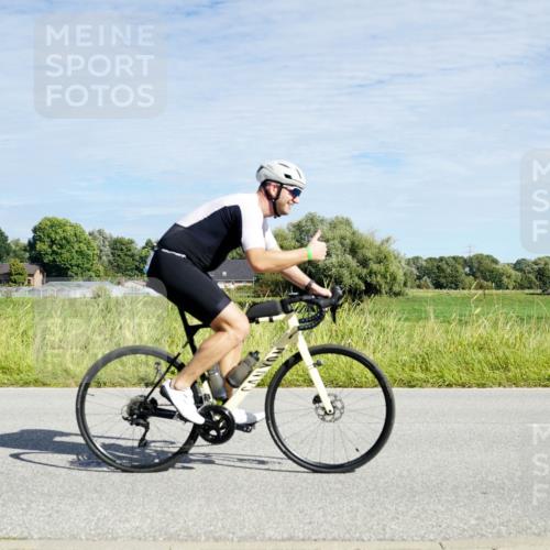 31.08.2025 - Elbe Triathlon Hamburg Michael Burmester http://msf.ph/oto/8692487 31.08.2025 10:37:17 Radfahren 880, 984, 1052, 1192 meine-sportfotos.de