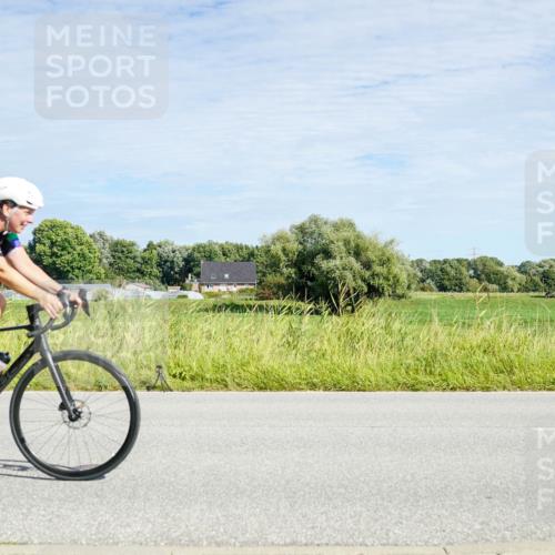 31.08.2025 - Elbe Triathlon Hamburg Michael Burmester http://msf.ph/oto/8692489 31.08.2025 10:37:24 Radfahren 907, 974 meine-sportfotos.de