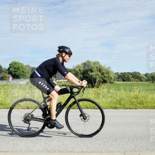 31.08.2025 - Elbe Triathlon Hamburg Michael Burmester http://msf.ph/oto/8692495 31.08.2025 10:37:42 Radfahren 902, 1076, 1133, 1287 meine-sportfotos.de