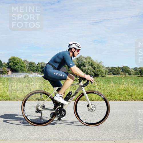 31.08.2025 - Elbe Triathlon Hamburg Michael Burmester http://msf.ph/oto/8692499 31.08.2025 10:37:51 Radfahren 749, 978, 1049 meine-sportfotos.de