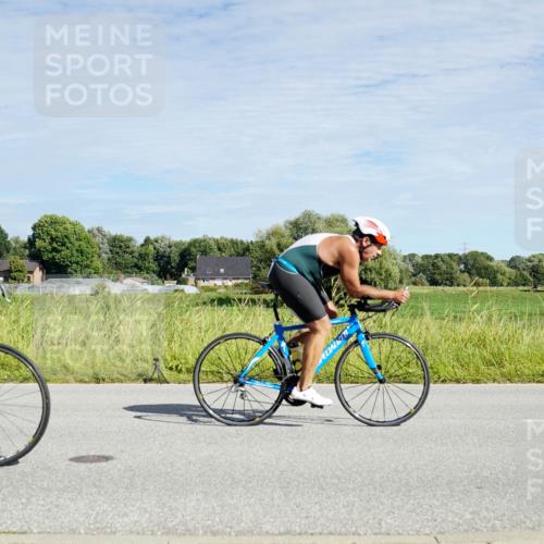 31.08.2025 - Elbe Triathlon Hamburg Michael Burmester http://msf.ph/oto/8692508 31.08.2025 10:38:04 Radfahren 879, 950, 981, 1051, 1070, 1088, 1315 meine-sportfotos.de