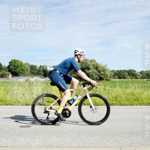 31.08.2025 - Elbe Triathlon Hamburg Michael Burmester http://msf.ph/oto/8692548 31.08.2025 10:38:57 Radfahren 995, 996, 1018, 1122 meine-sportfotos.de