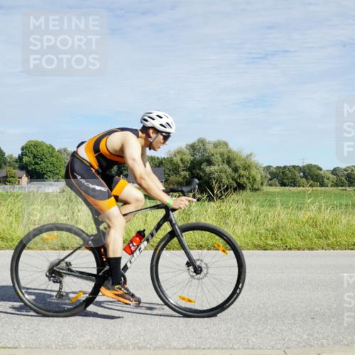 31.08.2025 - Elbe Triathlon Hamburg Michael Burmester http://msf.ph/oto/8692591 31.08.2025 10:40:12 Radfahren 997, 1028 meine-sportfotos.de